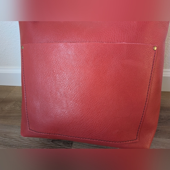 Portland Leather Sugar Medium Classic Tote - Picture 3 of 6